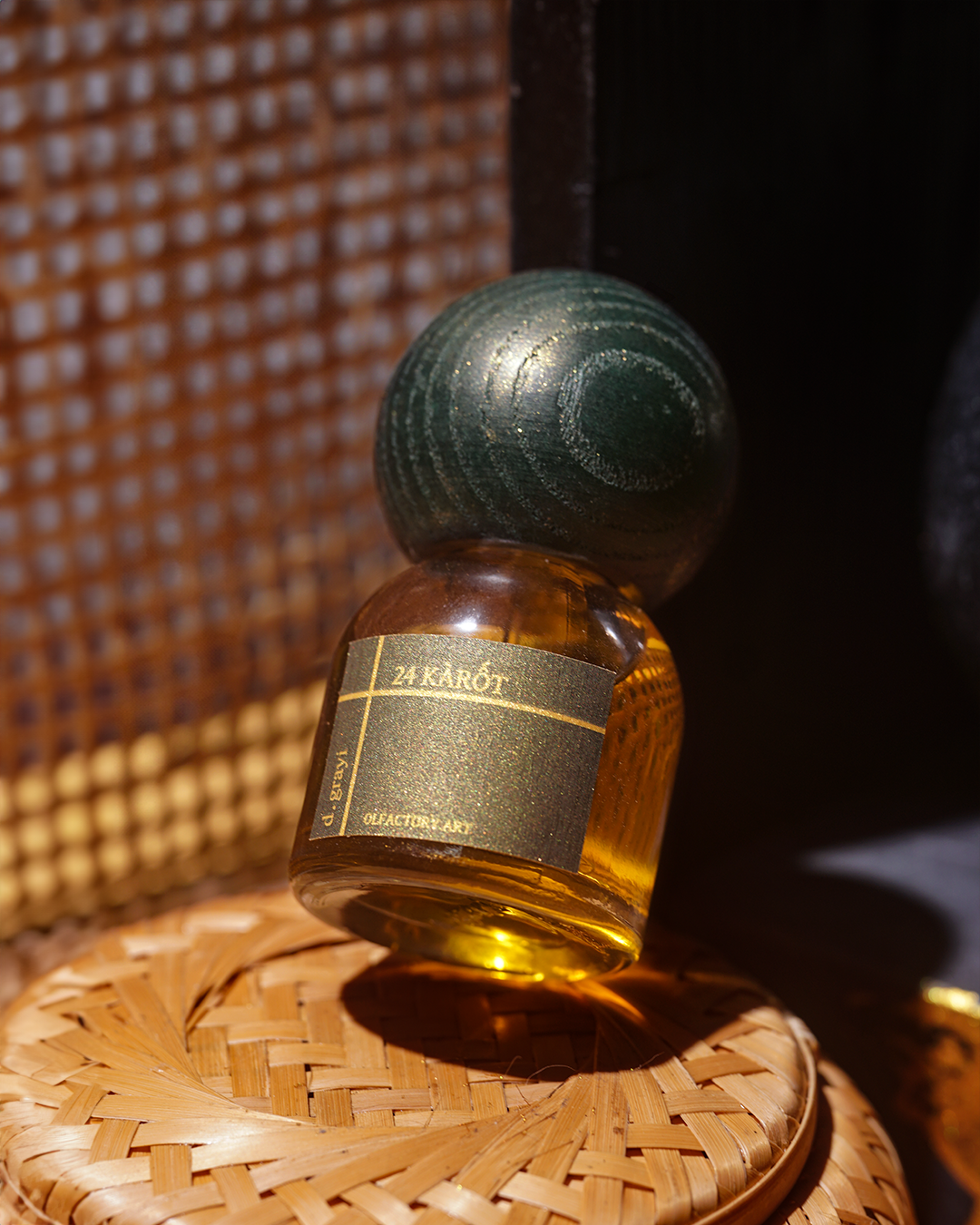 24KÀRỐT  [Carrot, Earth & Amber]